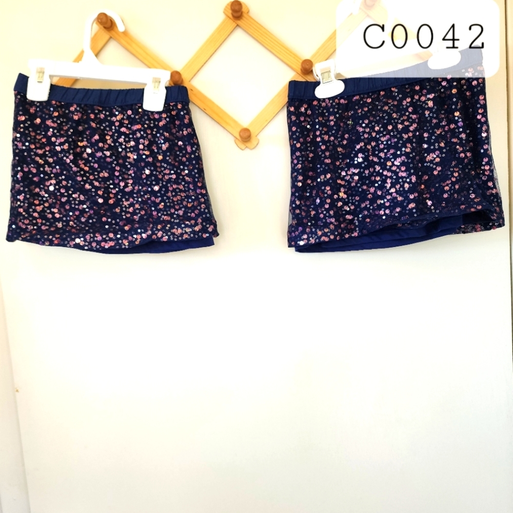 Oshkosh Twin girls 4t/5t sequence blue and pink skirts. Used good condition